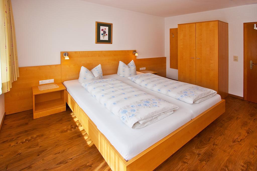 Ferienwohnungen Appartements Patscheider Finkenberg Bilik gambar