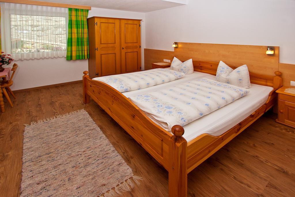 Ferienwohnungen Appartements Patscheider Finkenberg Bilik gambar