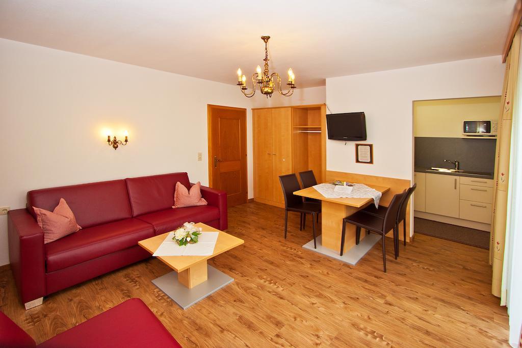 Ferienwohnungen Appartements Patscheider Finkenberg Bilik gambar