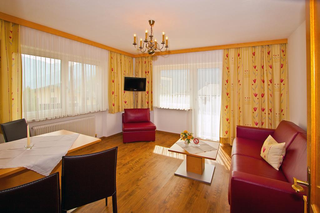 Ferienwohnungen Appartements Patscheider Finkenberg Bilik gambar