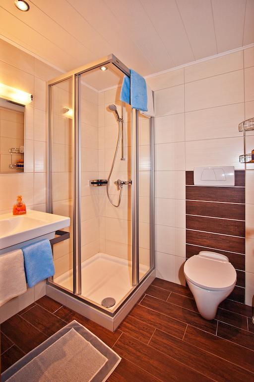 Ferienwohnungen Appartements Patscheider Finkenberg Bilik gambar