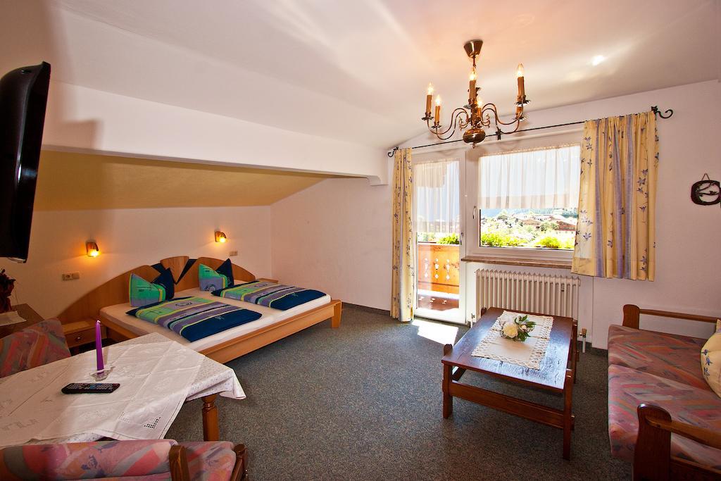 Ferienwohnungen Appartements Patscheider Finkenberg Bilik gambar