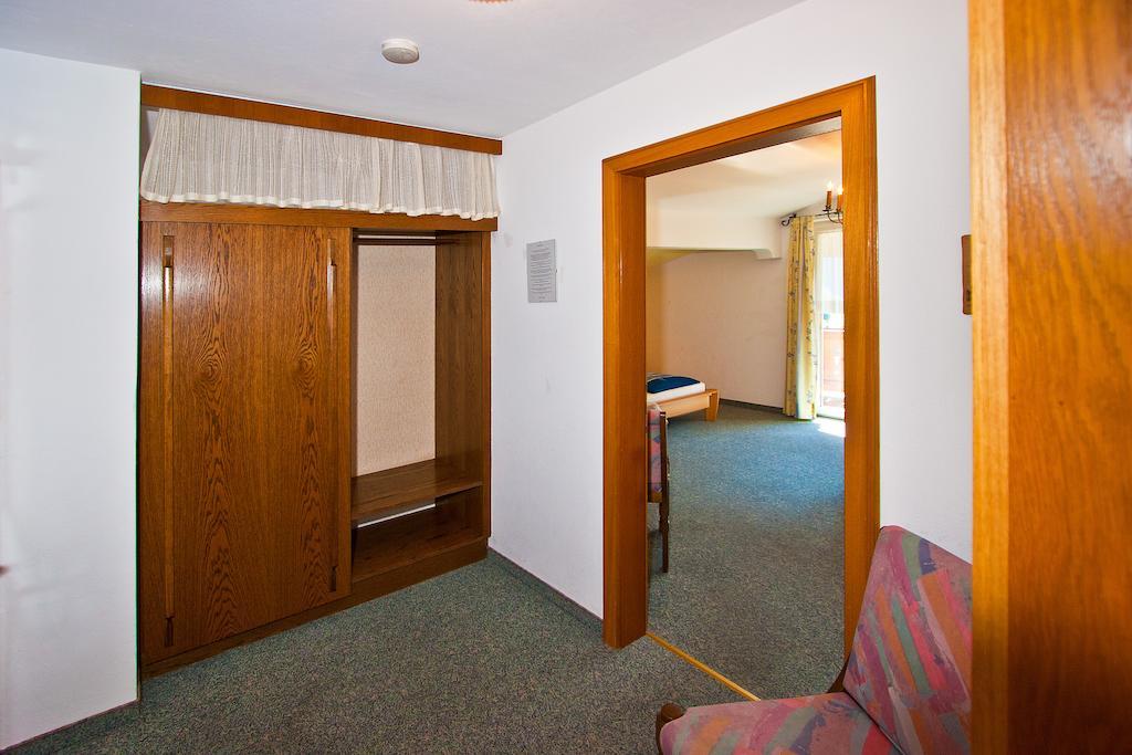 Ferienwohnungen Appartements Patscheider Finkenberg Bilik gambar