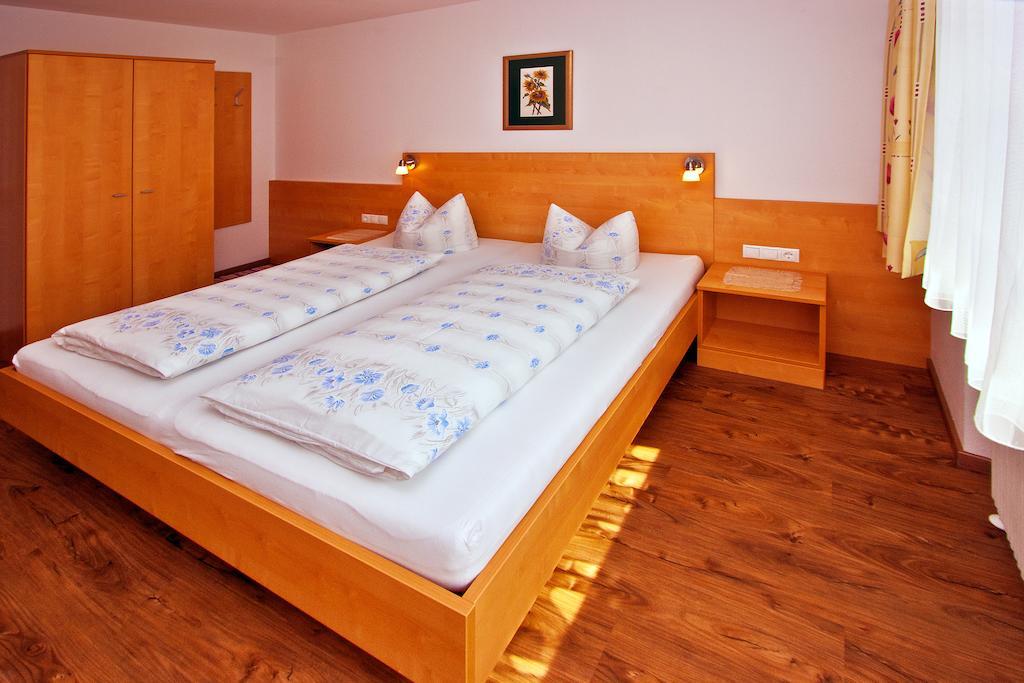 Ferienwohnungen Appartements Patscheider Finkenberg Bilik gambar