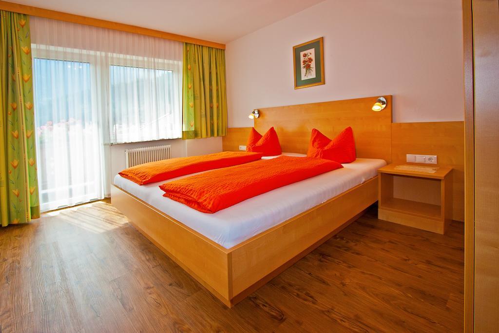 Ferienwohnungen Appartements Patscheider Finkenberg Bilik gambar