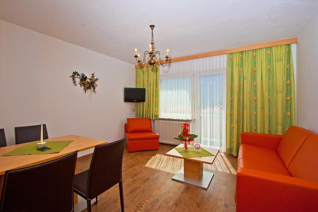 Ferienwohnungen Appartements Patscheider Finkenberg Bilik gambar