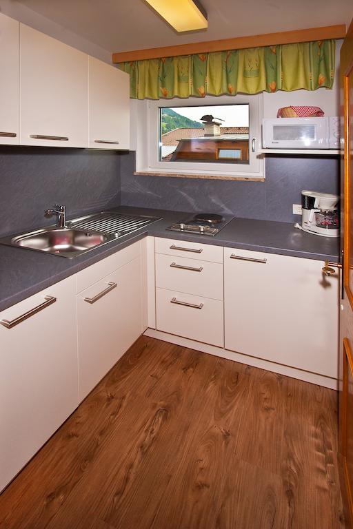 Ferienwohnungen Appartements Patscheider Finkenberg Bilik gambar